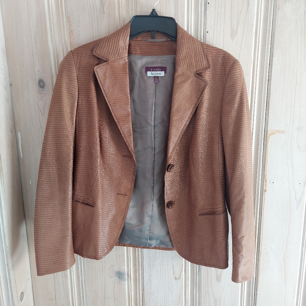 Escada leather jacket runs a bit smaller than I would expect from a size 40